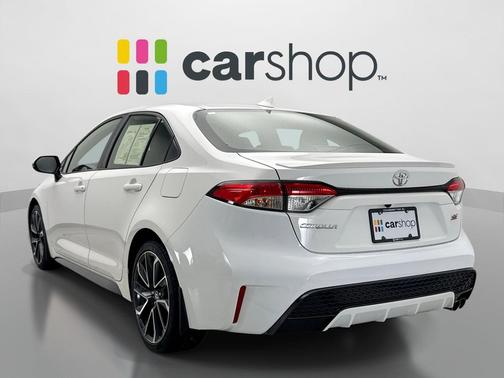 White 2022 Toyota Corolla SE