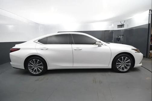 White 2019 Lexus ES 350 Base