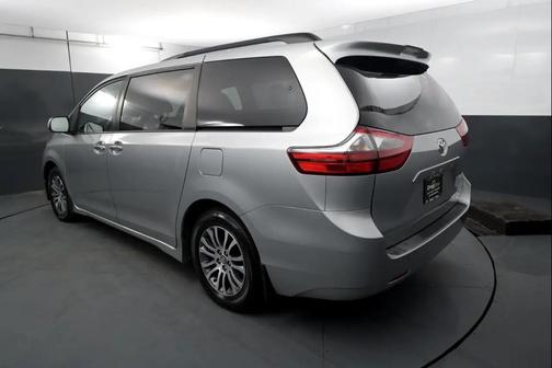 2020 Toyota Sienna Limited Premium
