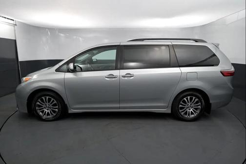 2020 Toyota Sienna Limited Premium