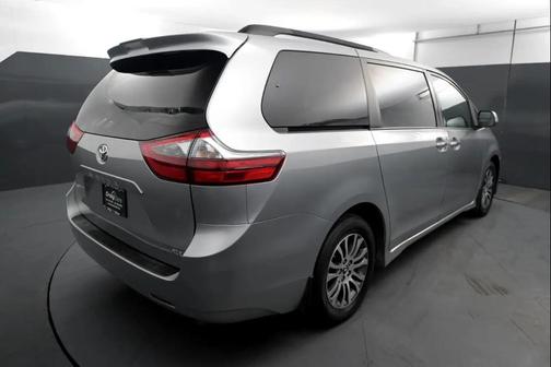 2020 Toyota Sienna Limited Premium