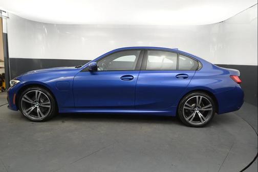 2021 BMW 330e Base