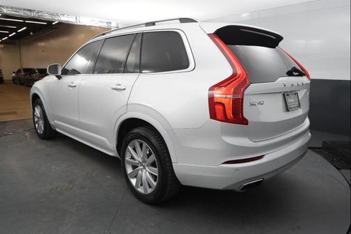 2017 Volvo XC90 T5 Momentum