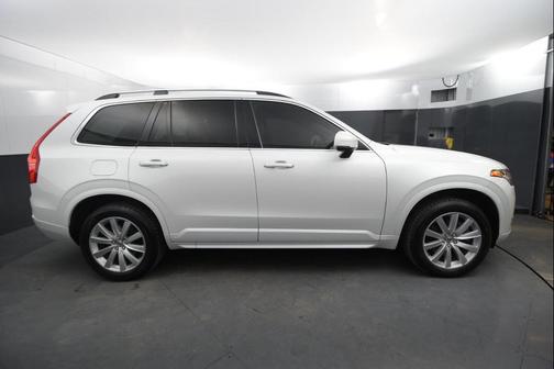 2017 Volvo XC90 T5 Momentum