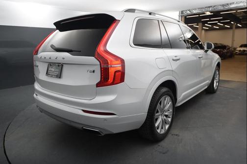 2017 Volvo XC90 T5 Momentum