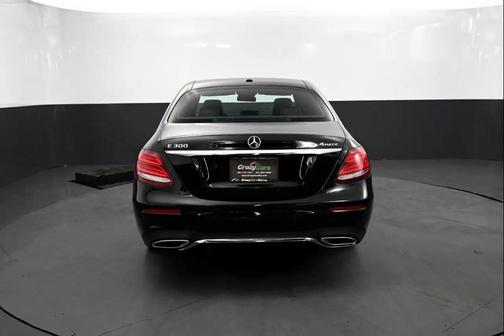 2017 Mercedes-Benz E-Class 4MATIC
