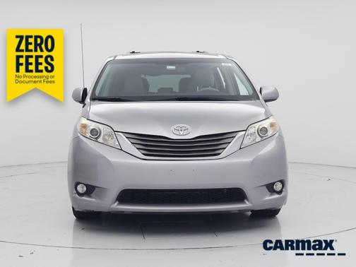 Silver 2014 Toyota Sienna XLE