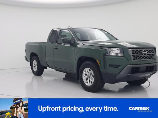 Green 2024 Nissan Frontier SV