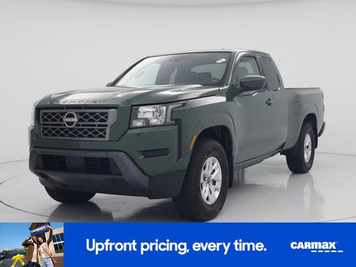 Green 2024 Nissan Frontier SV