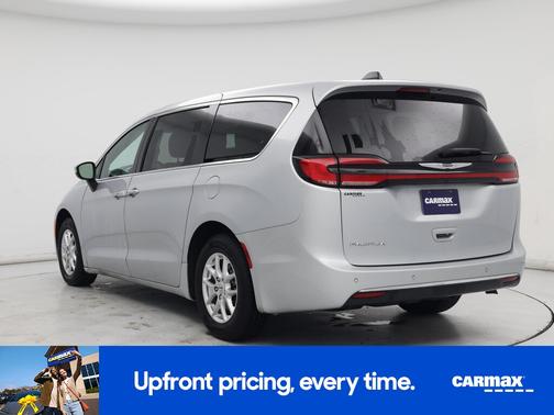 2023 Chrysler Pacifica Touring