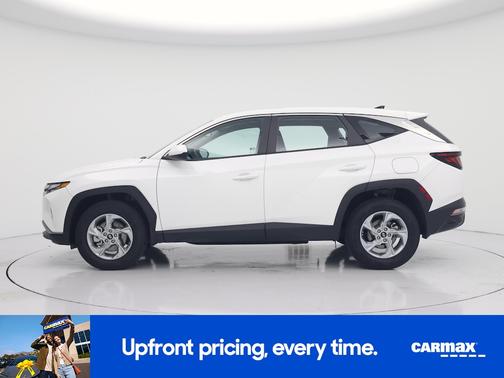 White 2023 Hyundai TUCSON SE