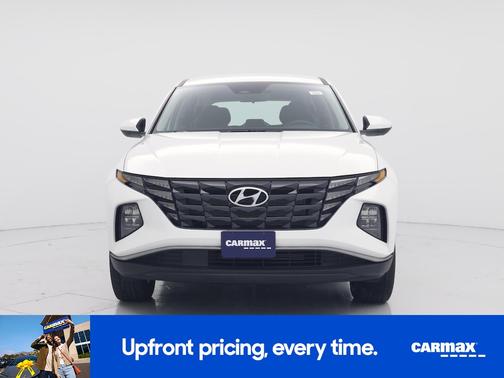 White 2023 Hyundai TUCSON SE