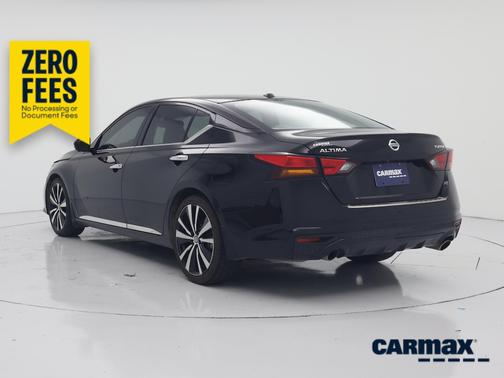Black 2019 Nissan Altima Platinum