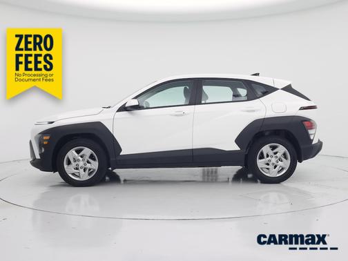 White 2025 Hyundai KONA SE
