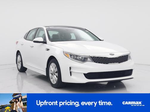 White 2018 Kia Optima EX