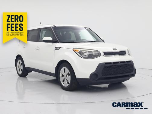 White 2015 Kia Soul +