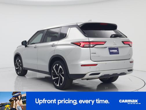 Silver 2024 Mitsubishi Outlander SE