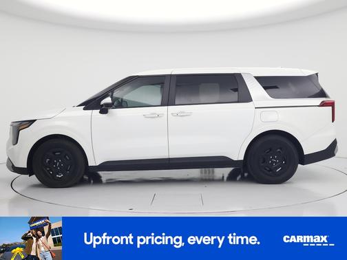 White 2025 Kia Carnival LXS