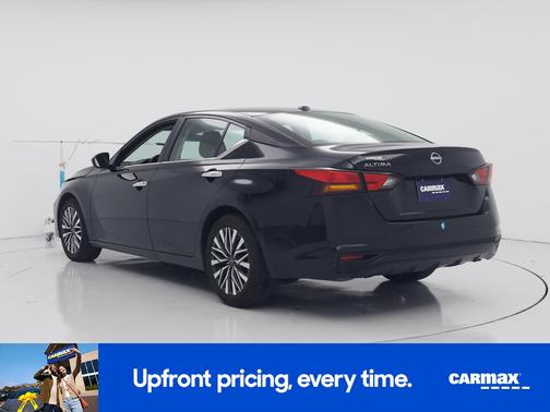Black 2025 Nissan Altima SV