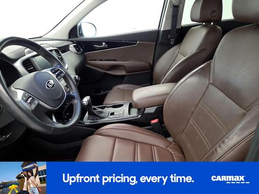 Silver 2019 Kia Sorento SX