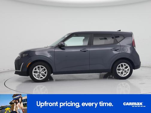 Gray 2023 Kia Soul LX