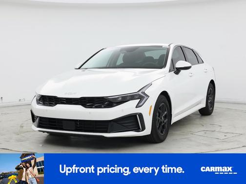 White 2025 Kia K5 LXS