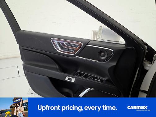 2019 Lincoln Continental Select