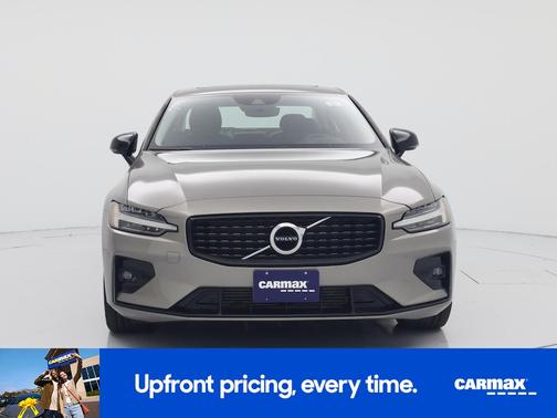 Gray 2021 Volvo S60 T5 Momentum