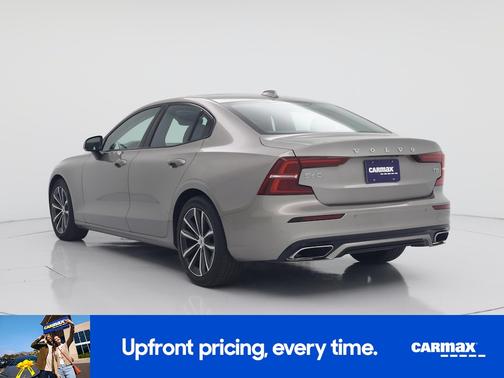 Gray 2021 Volvo S60 T5 Momentum