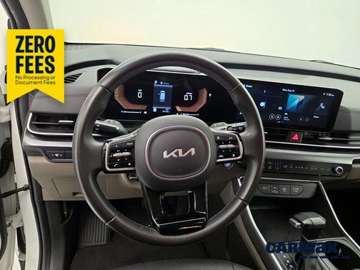 White 2025 Kia Carnival LXS