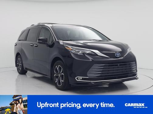 Black 2025 Toyota Sienna Platinum