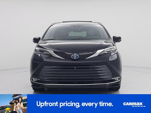 Black 2025 Toyota Sienna Platinum