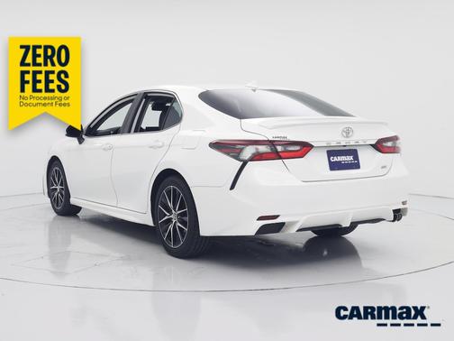 White 2021 Toyota Camry SE