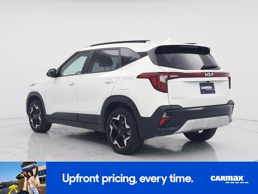 White 2025 Kia Seltos S