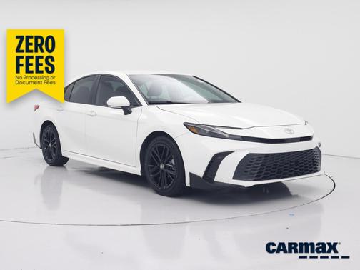 White 2025 Toyota Camry SE
