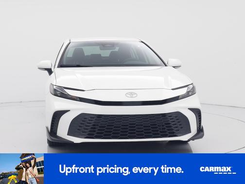 White 2025 Toyota Camry SE