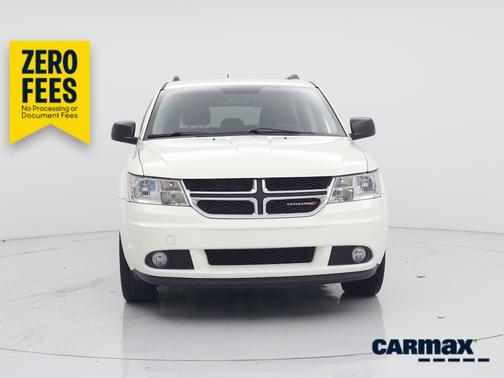 White 2017 Dodge Journey SE