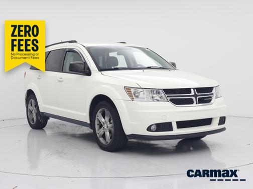 White 2017 Dodge Journey SE