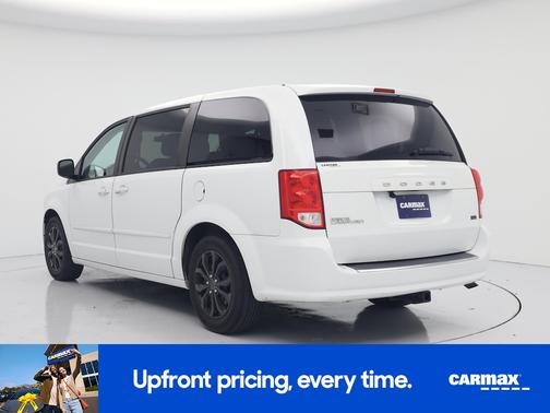 White 2016 Dodge Grand Caravan SE
