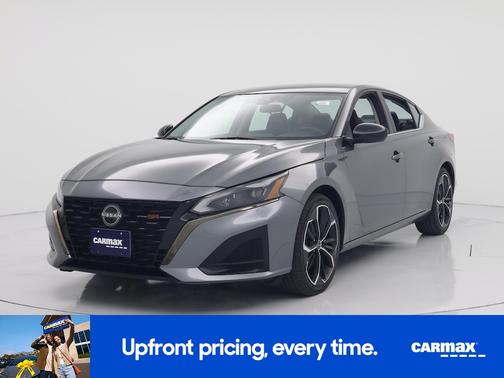 Gray 2023 Nissan Altima SR