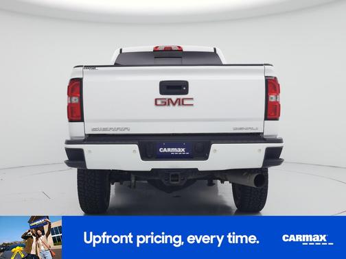 White 2018 GMC Sierra 2500 Denali