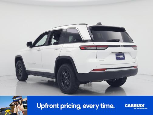 White 2023 Jeep Grand Cherokee Laredo