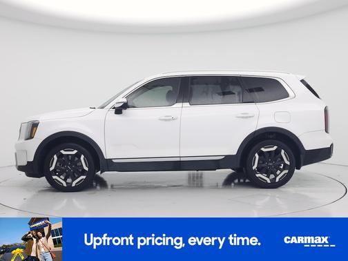 White 2024 Kia Telluride EX
