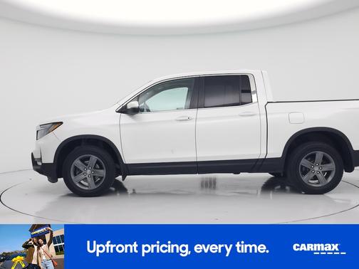 White 2023 Honda Ridgeline RTL