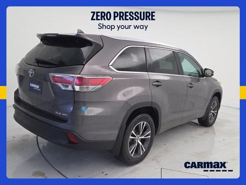 Gray 2016 Toyota Highlander XLE