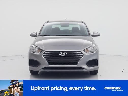 Gray 2022 Hyundai Accent SE