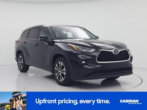 Black 2022 Toyota Highlander XLE