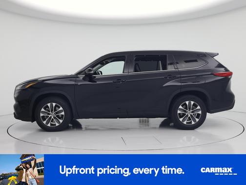 Black 2022 Toyota Highlander XLE