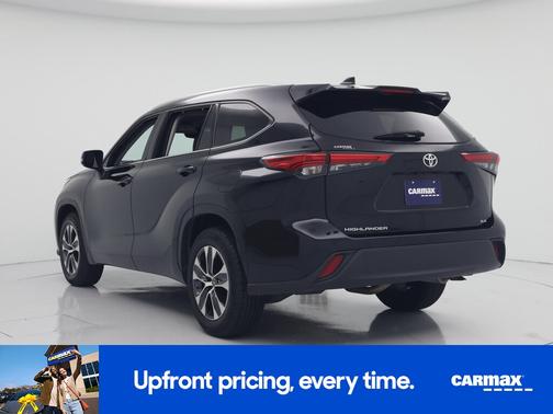 Black 2022 Toyota Highlander XLE