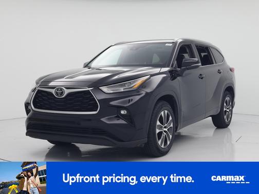 Black 2022 Toyota Highlander XLE